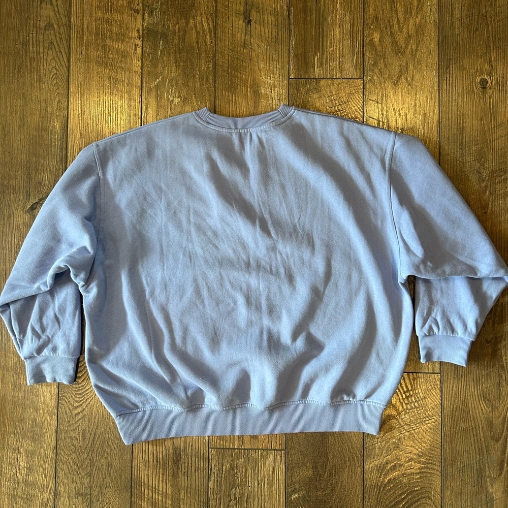 Simons Women’s Periwinkle Crewneck - Picture 2 of 4